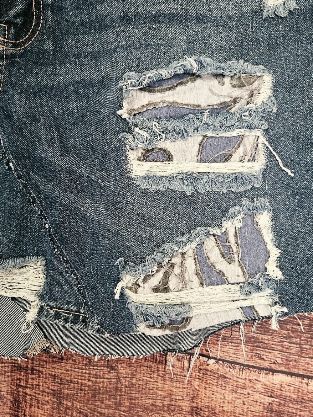 UPCYCLED ☆"ONE KIND DENIM Co." Unique Jean Skirt! W~34" - Picture 4 of 6